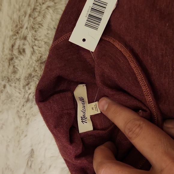 NWT Madewell Maroon Light Weight  Turtleneck-Size M​​​​​​​​ - Picture 3 of 4